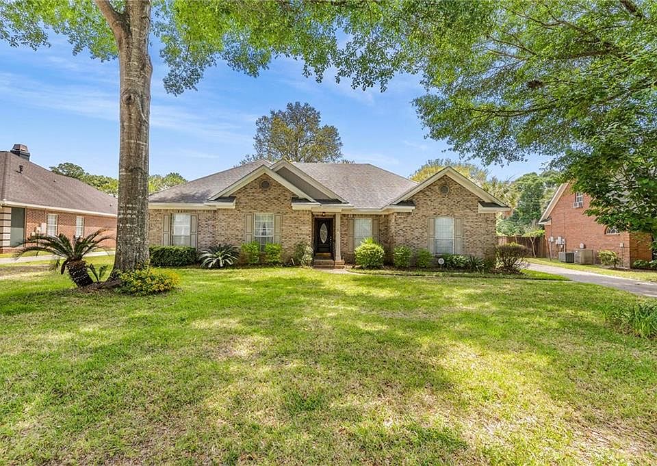 1st image of 2025 Bradbury Dr E