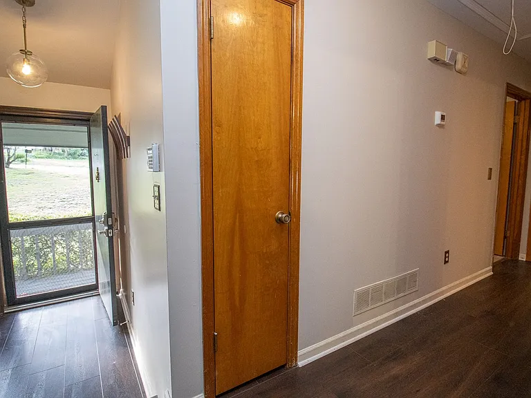 140 Land Of Lakes Cir — Photo 12