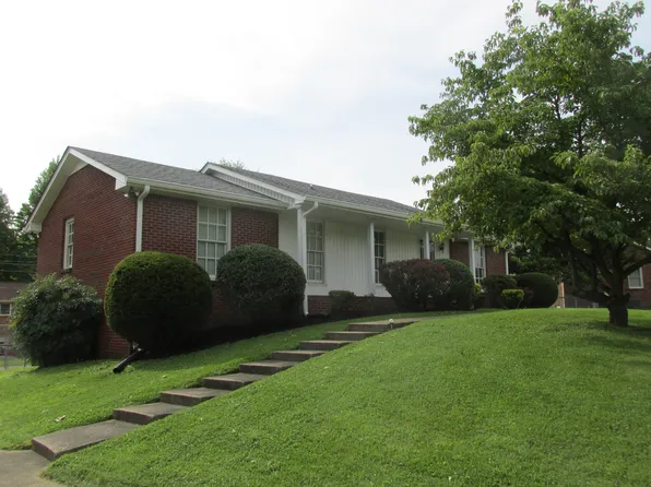 2165 Michael Dr, Clarksville, TN 37043