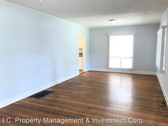 4th image of 215 N Adams St #8698350