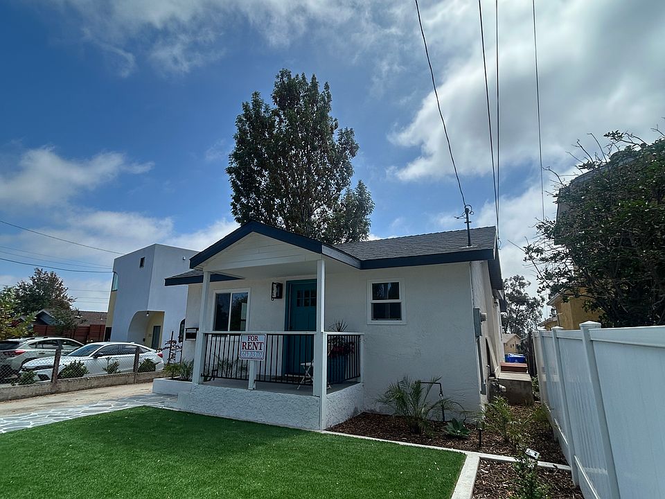 Brand new Home.
Gorgeous interior - BRAND NEW flooring, appliances, bathrooms -- EVERYTHING is brand new and very well done !
Be the first to live in this renovated home !!