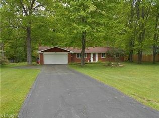 8082 Rushwood Ln, Northfield, OH 44067
