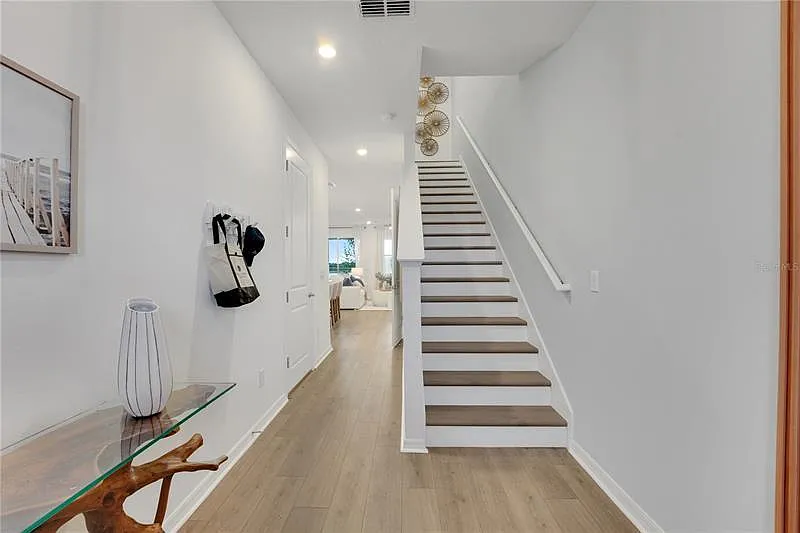 3 bed, 2.5 bath, 1602 sqft, $2,300 — Photo 3