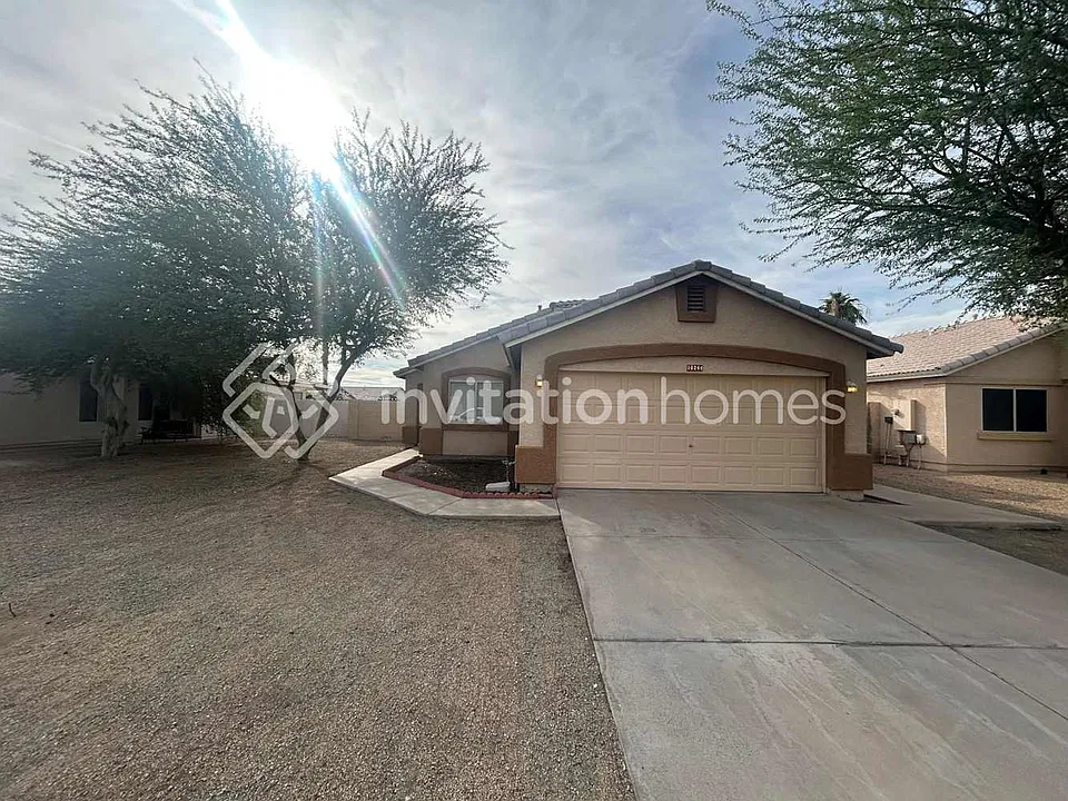 10244 N 92nd Dr