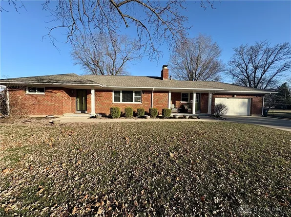 1900 N Belleview Dr, Bellbrook, OH 45305