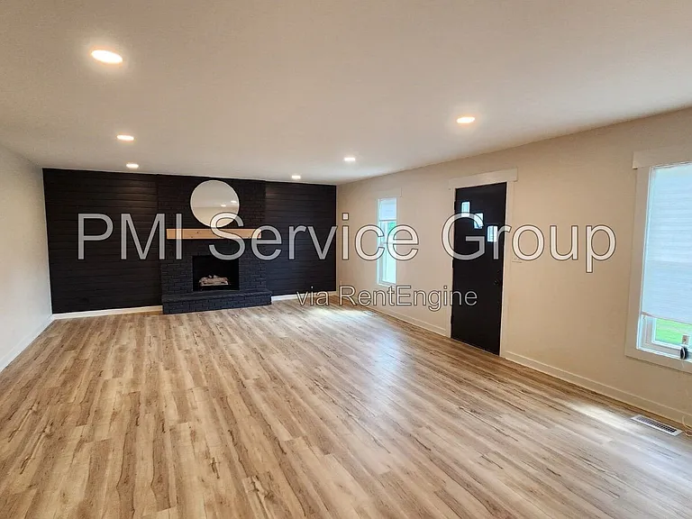 7749 Lyman Ave — Photo 9