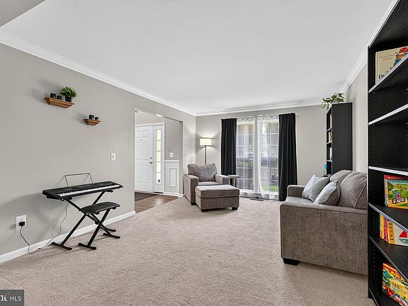 4th image of 7 Red Cedar Cir