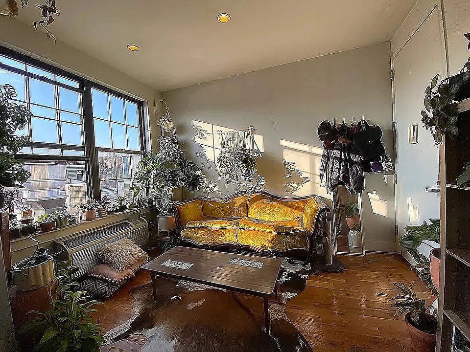 1st image of 161 Noll St #3