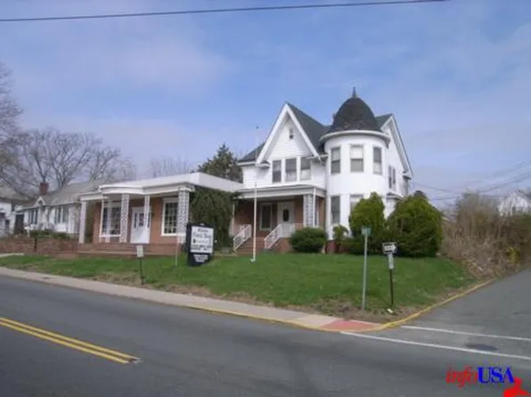 215 Washington Rd, Sayreville, NJ 08872