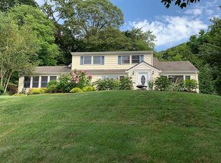 169 Shore Rd, Mount Sinai, NY 11766