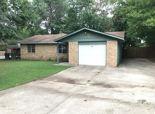706 N 22nd St, Rogers, AR 72756