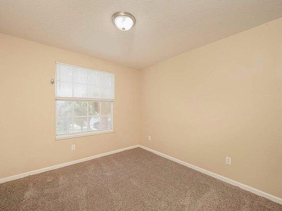 4th image of 17568 W Lilac St