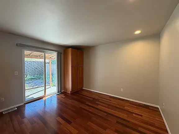 5950 31st Ave SW — Photo 6
