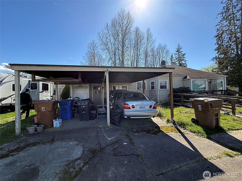 4th image of 602 E 65th Street