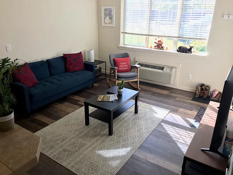 819 NW Wheelock Pl #819 — Photo 8