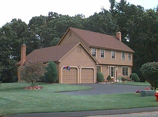 120 Fieldstone Dr, Windsor, CT 06095