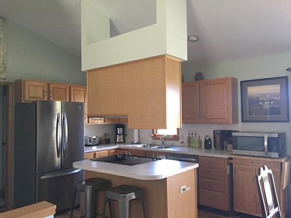 3rd image of 4862 Valley Dr