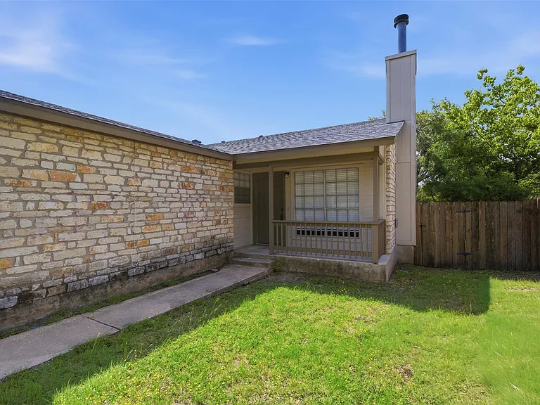 11611 Rustic Rock Dr #B — Photo 3