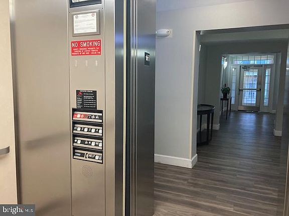 5th image of 11506 Sperrin Cir Unit 205