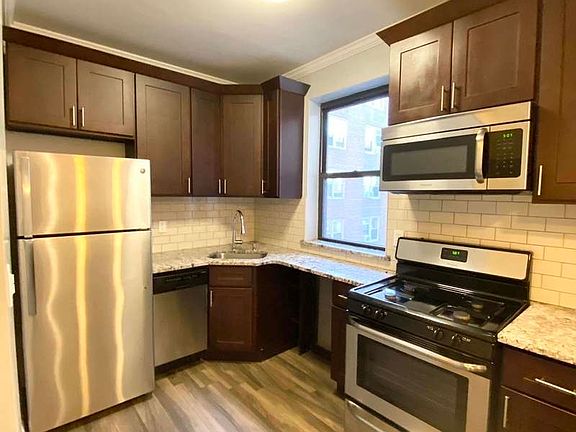 4th image of 1620 Caton Ave #4BA