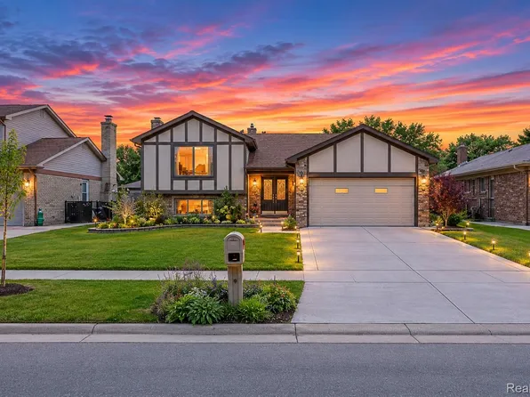 35826 Foothill Dr, Sterling Heights, MI 48312