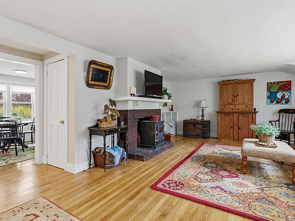 4th image of 120 Chestnut Street