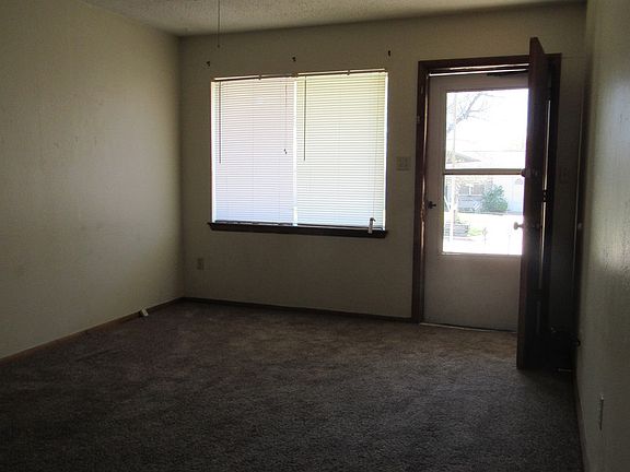2nd image of 6533 NW Columbia Ave