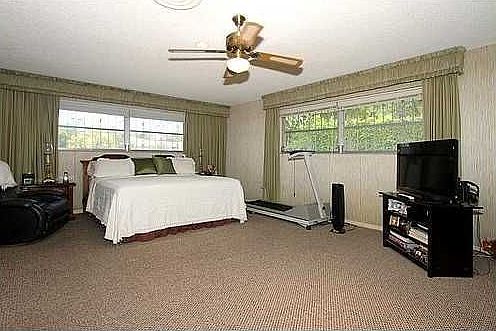 4th image of 4820 Orduna Dr