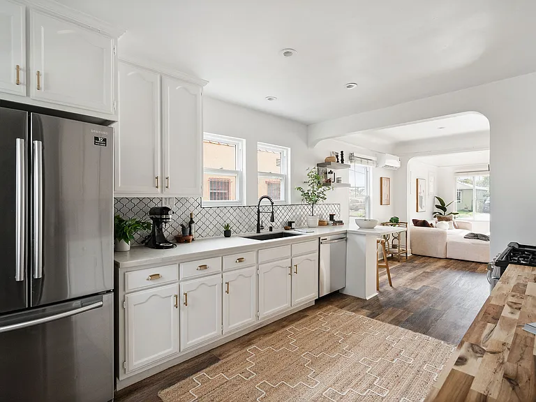 607 W 111th Pl — Photo 15