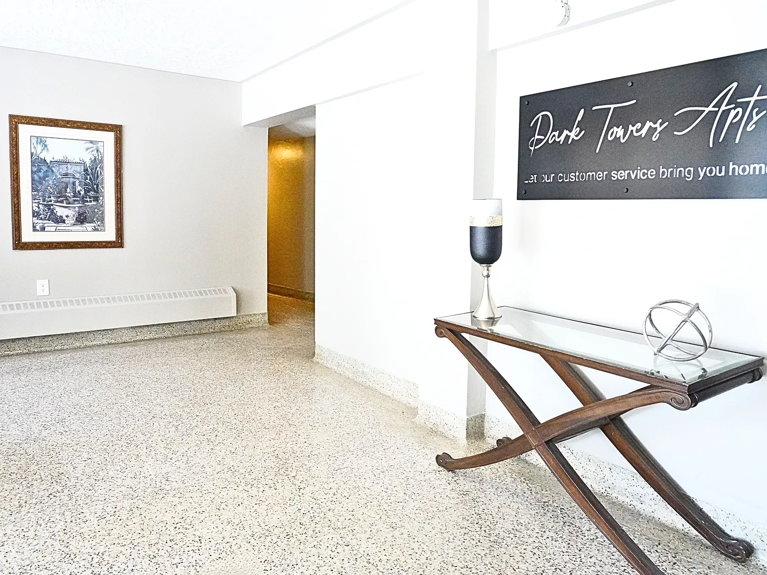 Park Towers Apartments - Choose your rent level - Call for Details - Heat, Water — Photo 3