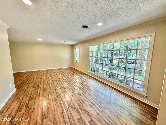 5th image of 705 19th Ave N