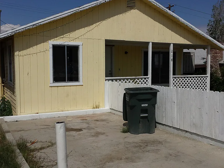 218 F St — Photo 1