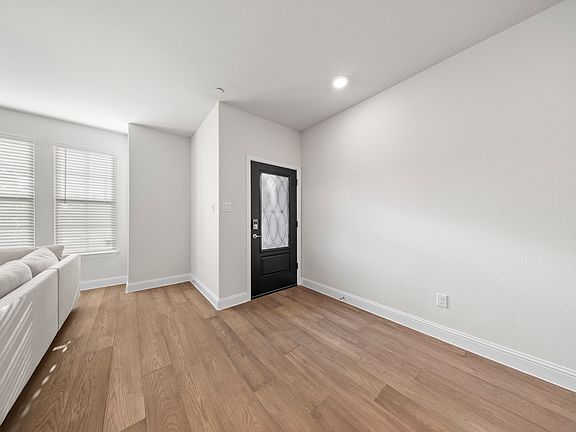 5th image of 7849 Sunset Blvd