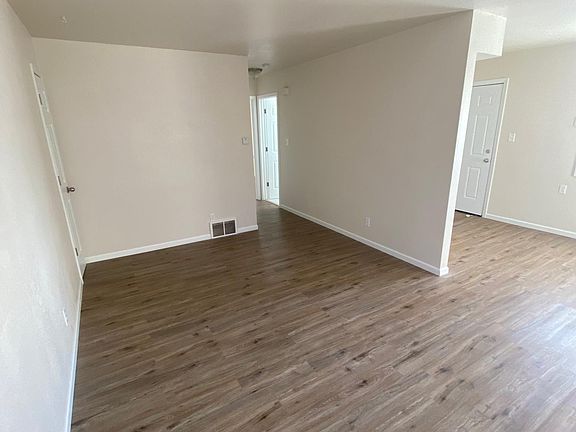 2nd image of 3240 N Julia St #1-3