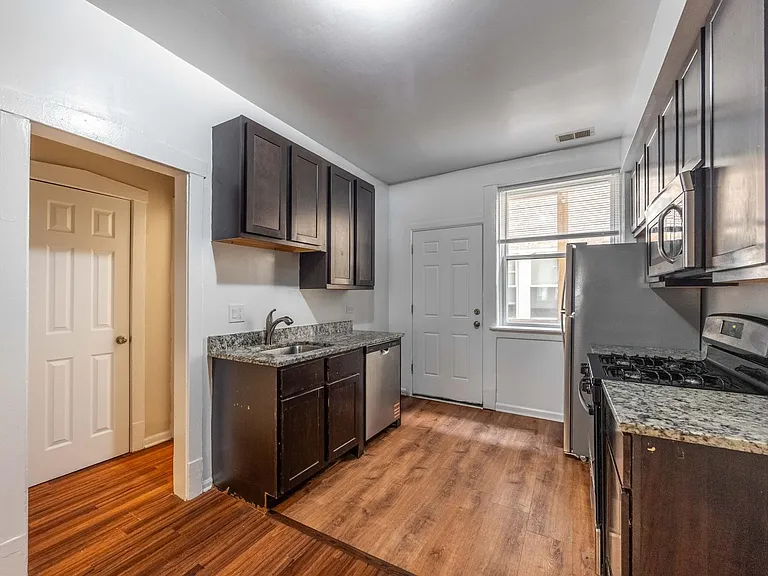 3753 W Sunnyside Ave #1 — Photo 1