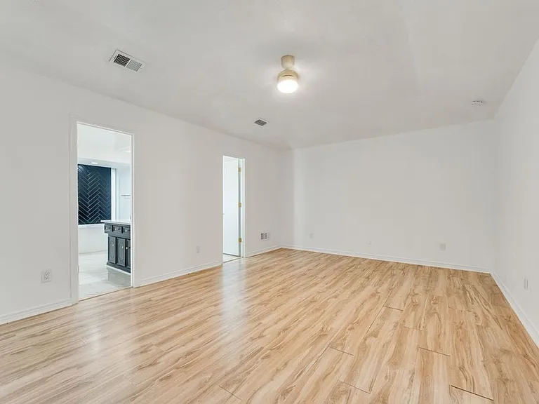 7124 Teresita Trl — Photo 19