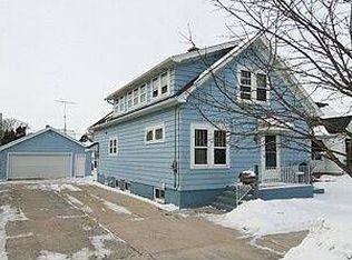 714 S 27th St, Manitowoc, WI 54220