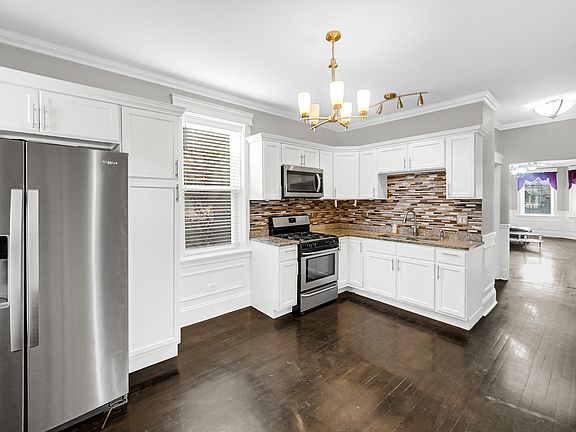 5th image of 3015 S 49th Ave
