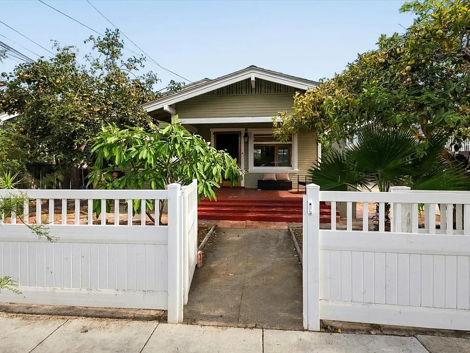 1066 Orange Ave