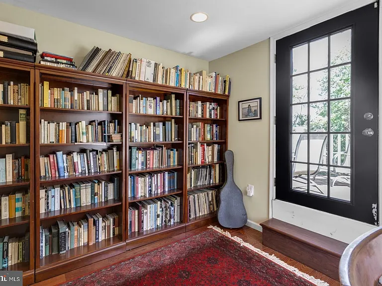 1933 Parrish St — Photo 26