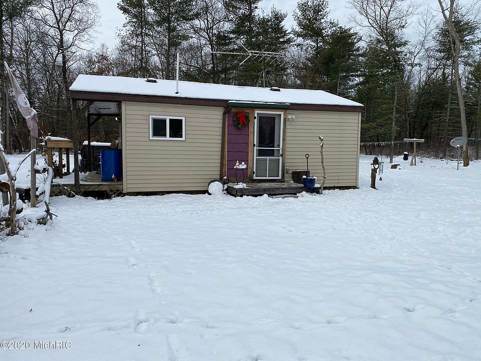 1st image of 3781 E 8th St