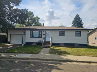 145 8th Ave E, Dickinson, ND 58601
