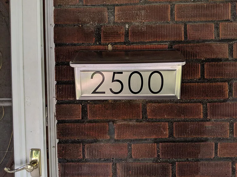 2500 Sulphur Ave — Photo 4
