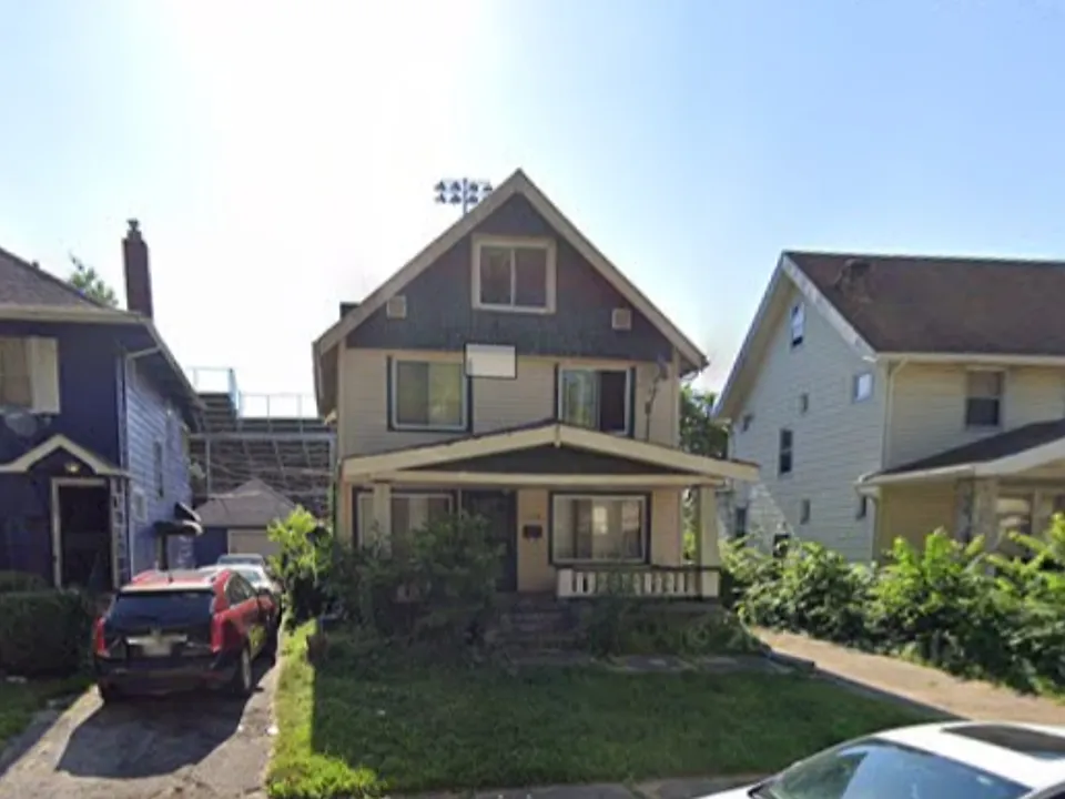 1369 E 141st St