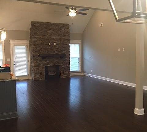 4th image of 404 Stone Valley Dr Unit 33