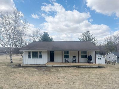 1103 College Dr, Decorah, IA, 52101