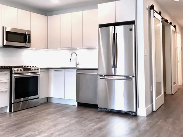 8 Main St #B, Somerville, MA 02145