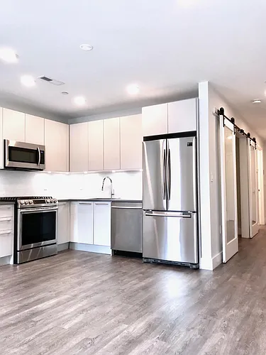 8 Main St #B Photo 1