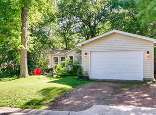 2754 Cardigan Ln, Mound, MN 55364