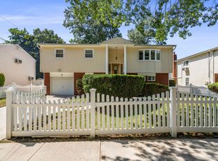 18 Brooklyn Ave, Roosevelt, NY 11575